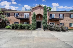 2 bedroom condo in heart of CLT